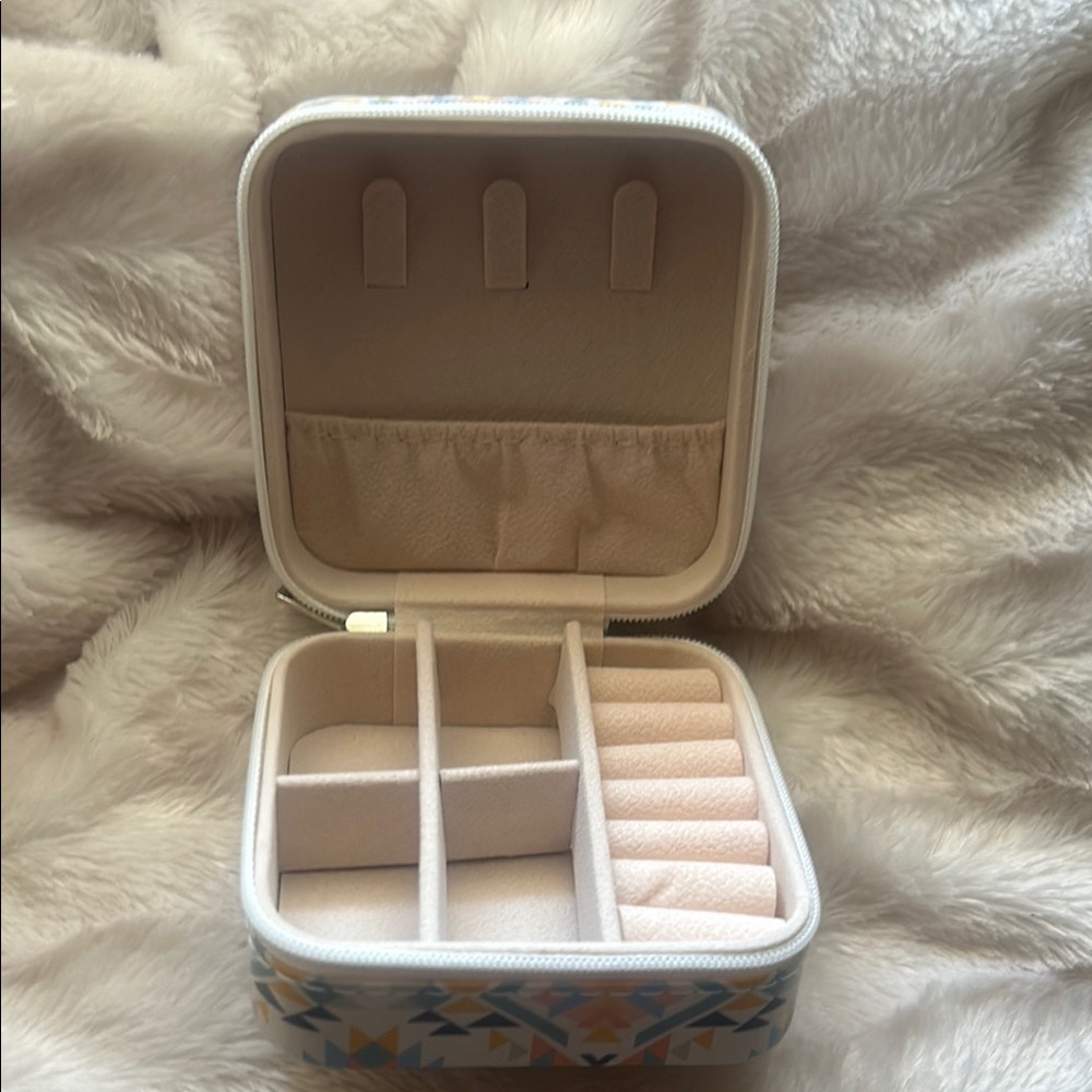 Stylish Jewelry Organizer Box